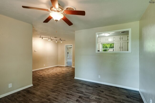 Building Photo - 5114 Fairway Blvd