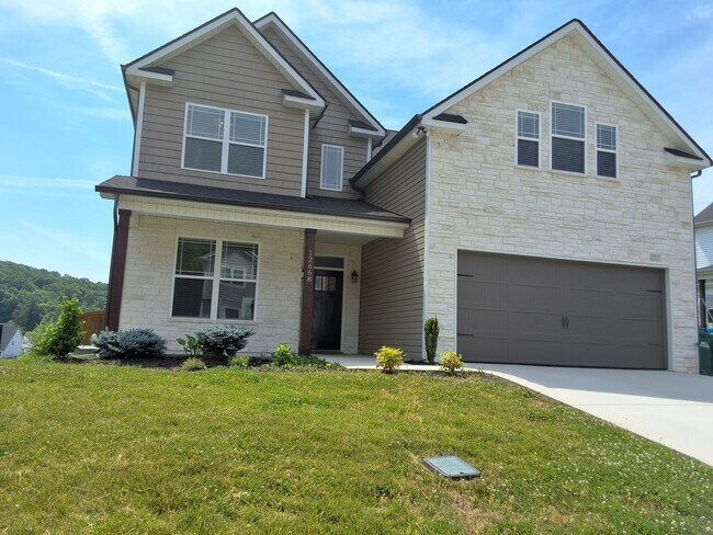 Building Photo - West Knoxville 37932 - 4 bedroom, 2 bath home in desirable Hardin Valley area. - Contact Sharon A...