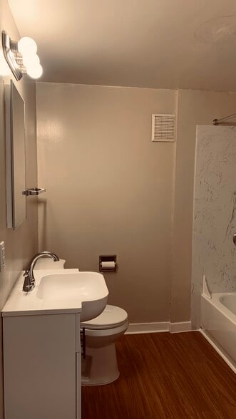 New bathroom sink/vanity - 2047 20th Ave