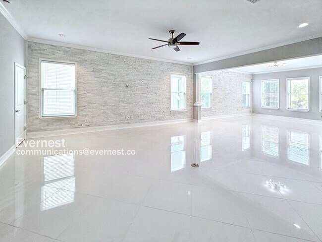 Building Photo - 28892 Perilli Pl