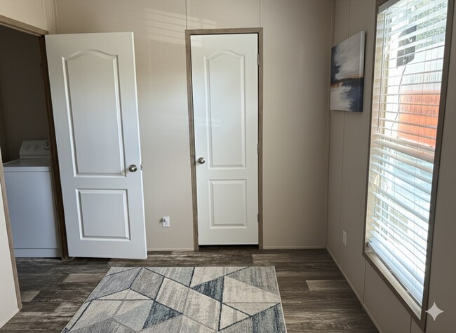 Building Photo - Santa Fe Mobile Home Park