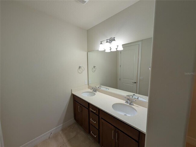 Building Photo - 1381 Patterson Ter