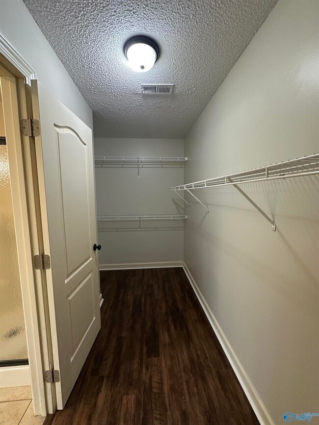 Building Photo - 722 Hobbs Rd SE