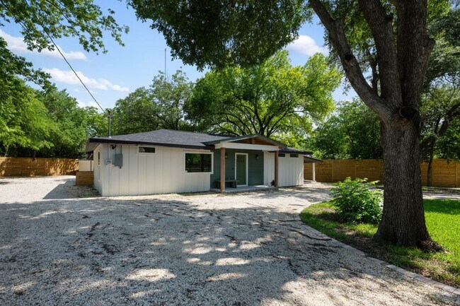 Building Photo - 9003 Capitol Dr