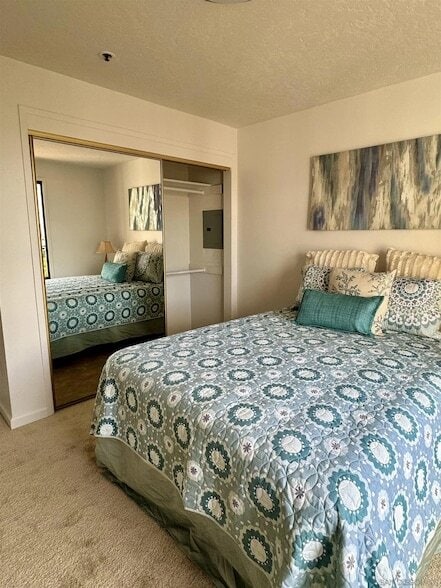 Building Photo - 8263 Camino Del Oro