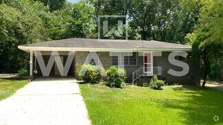 Building Photo - Comfortable 3 Bedroom/1 Bath Home in Fores...