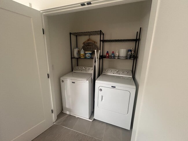 Building Photo - 307 Talons Dr