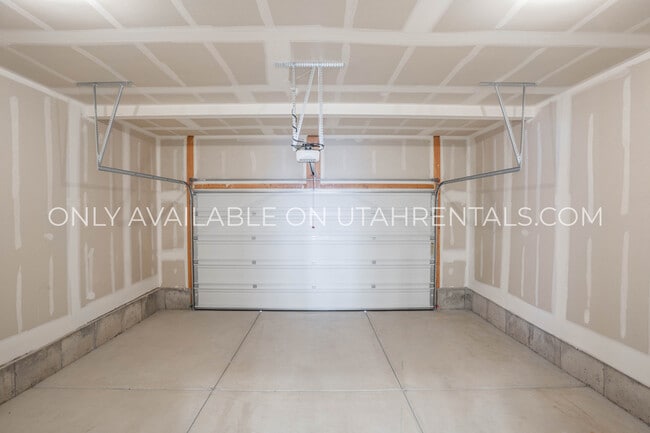Building Photo - 4941 Willowstone Dr