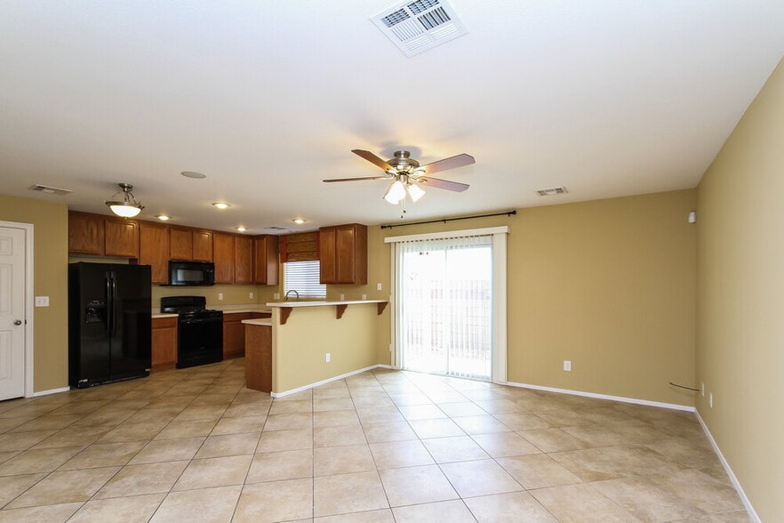 Building Photo - 8264 Wuthering Heights Ave