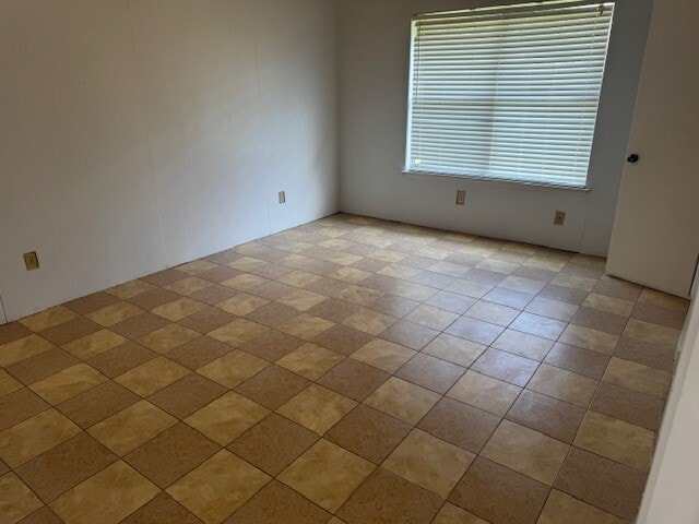 Building Photo - 11922 Sulphur Springs Dr