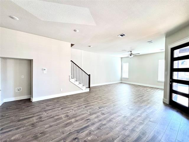 Building Photo - 809 Meadowcrest Dr