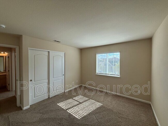 Building Photo - 1447 Hearthsong Dr