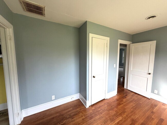 Building Photo - Coming Soon! Masonboro-south Wilmington location charming country home