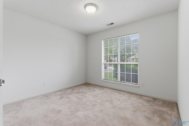 Building Photo - 134 Garden Brook Dr