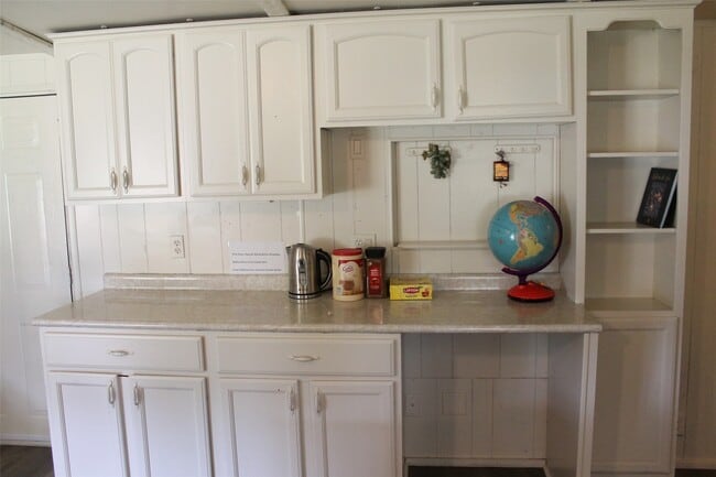 Building Photo - 2011 Miller Rd