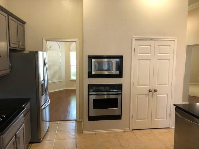 Building Photo - 600 Bel Air Dr