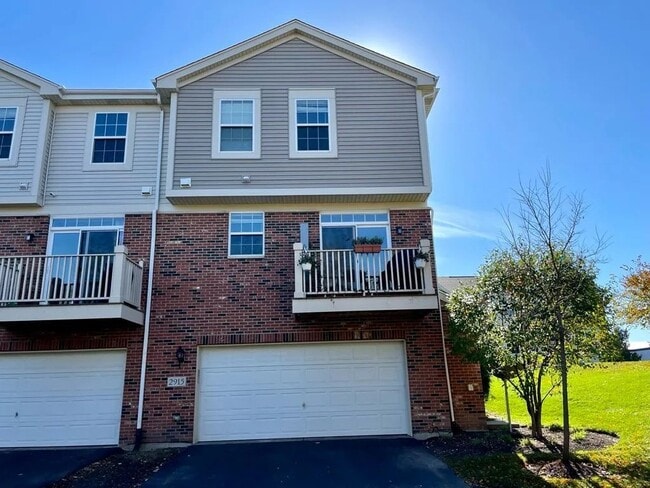 Building Photo - 2915 Henley Ln