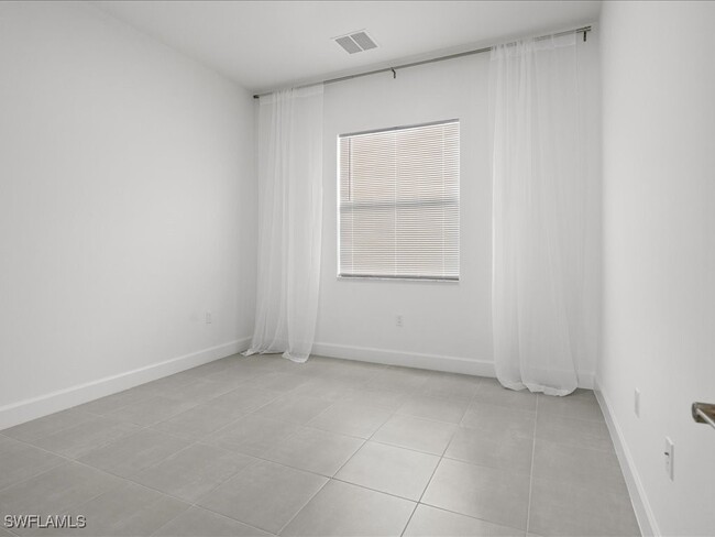 Building Photo - 20791 Fair Oak Ln