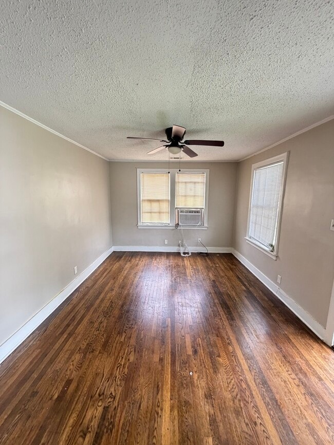 Building Photo - 3377 Rockwood Ave