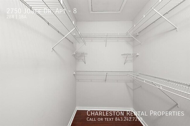 Building Photo - 2750 Jobee Dr