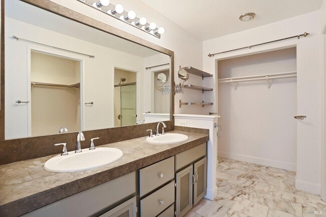 Building Photo - 219 Sea Crest Cir