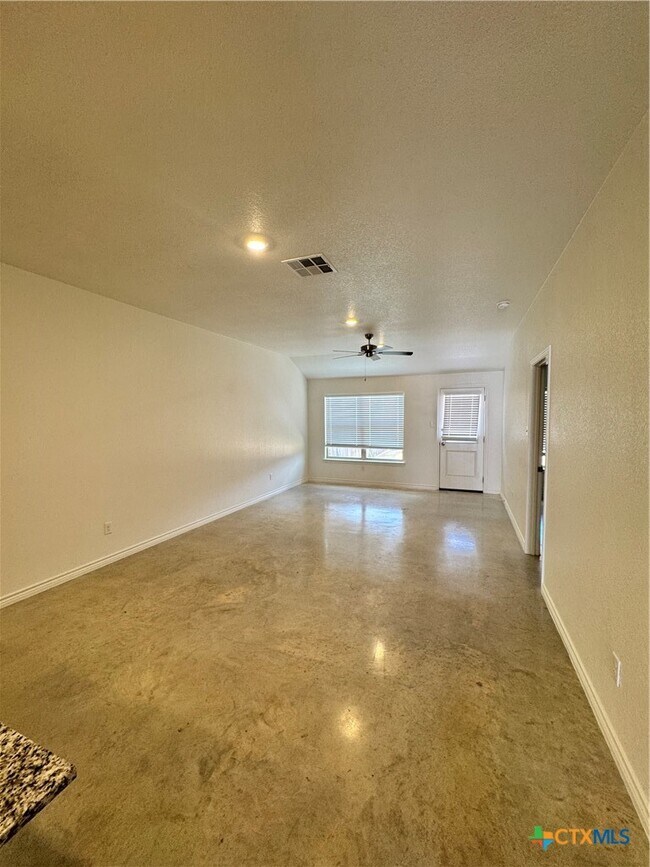 Building Photo - 1274 Lehmann Dr