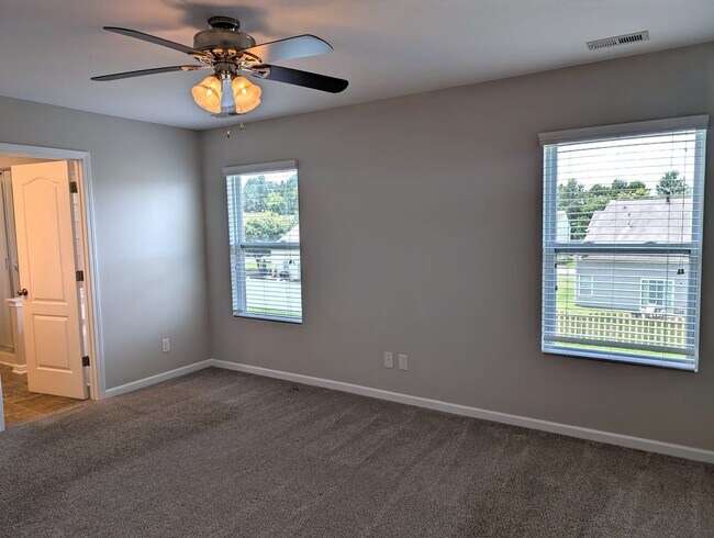 Building Photo - Pristine, move in ready Home located in th...