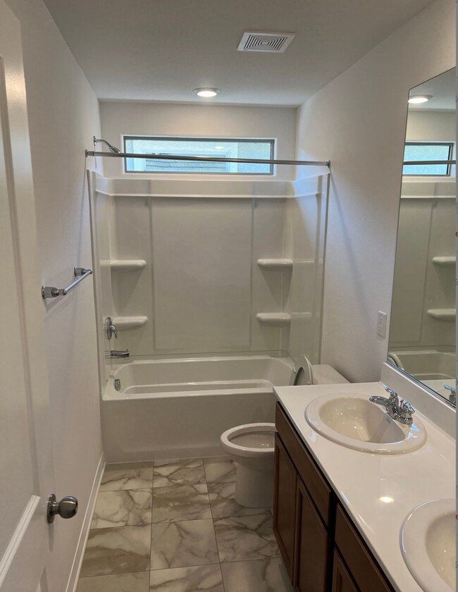 Building Photo - Beautiful 4-Bedroom Home in Desirable Highlands Ranch
