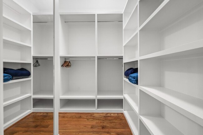 Building Photo - 804 Patterson St