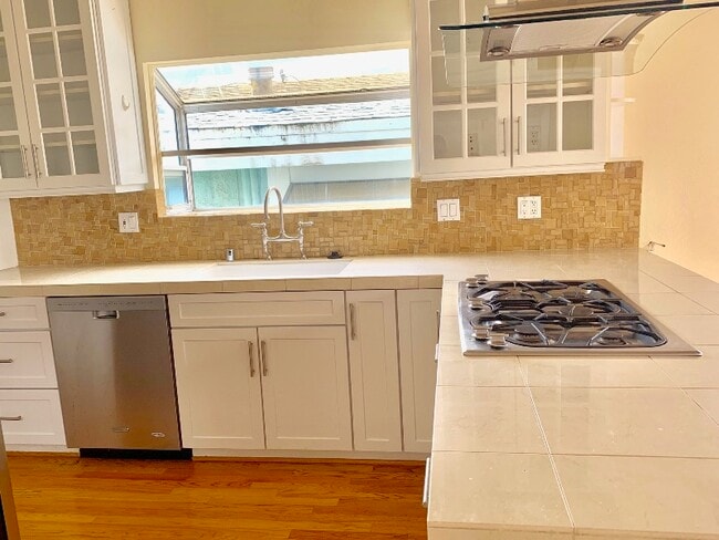 Building Photo - 1642 Harper Ave