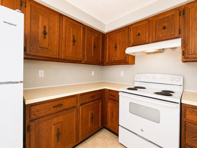 Building Photo - 9 Oakview Dr