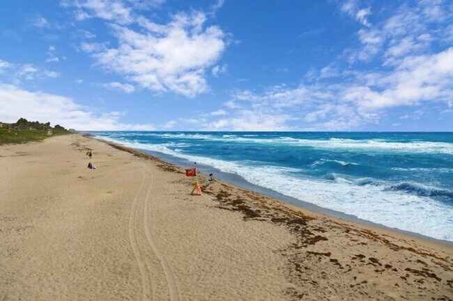 Building Photo - 284 Village Blvd