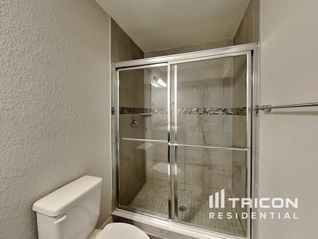 Building Photo - 229 Cascara Ln