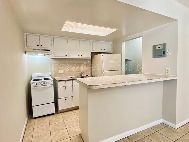 Building Photo - 5119 Curry Ford Rd