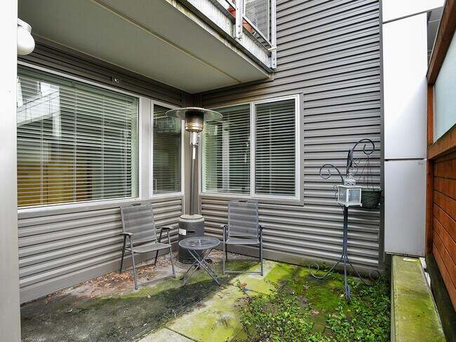 Building Photo - 1125 NW 9th Ave