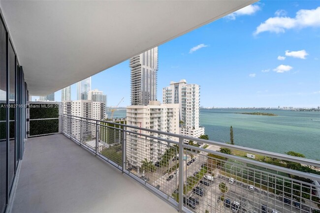 Building Photo - 2150 N Bayshore Dr