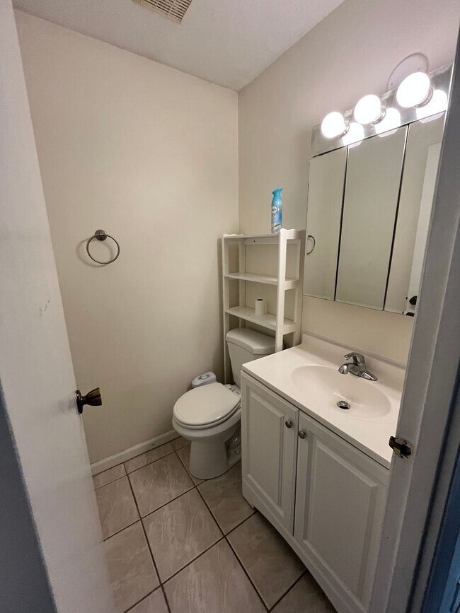 Building Photo - Three Bedroom in West Chester!