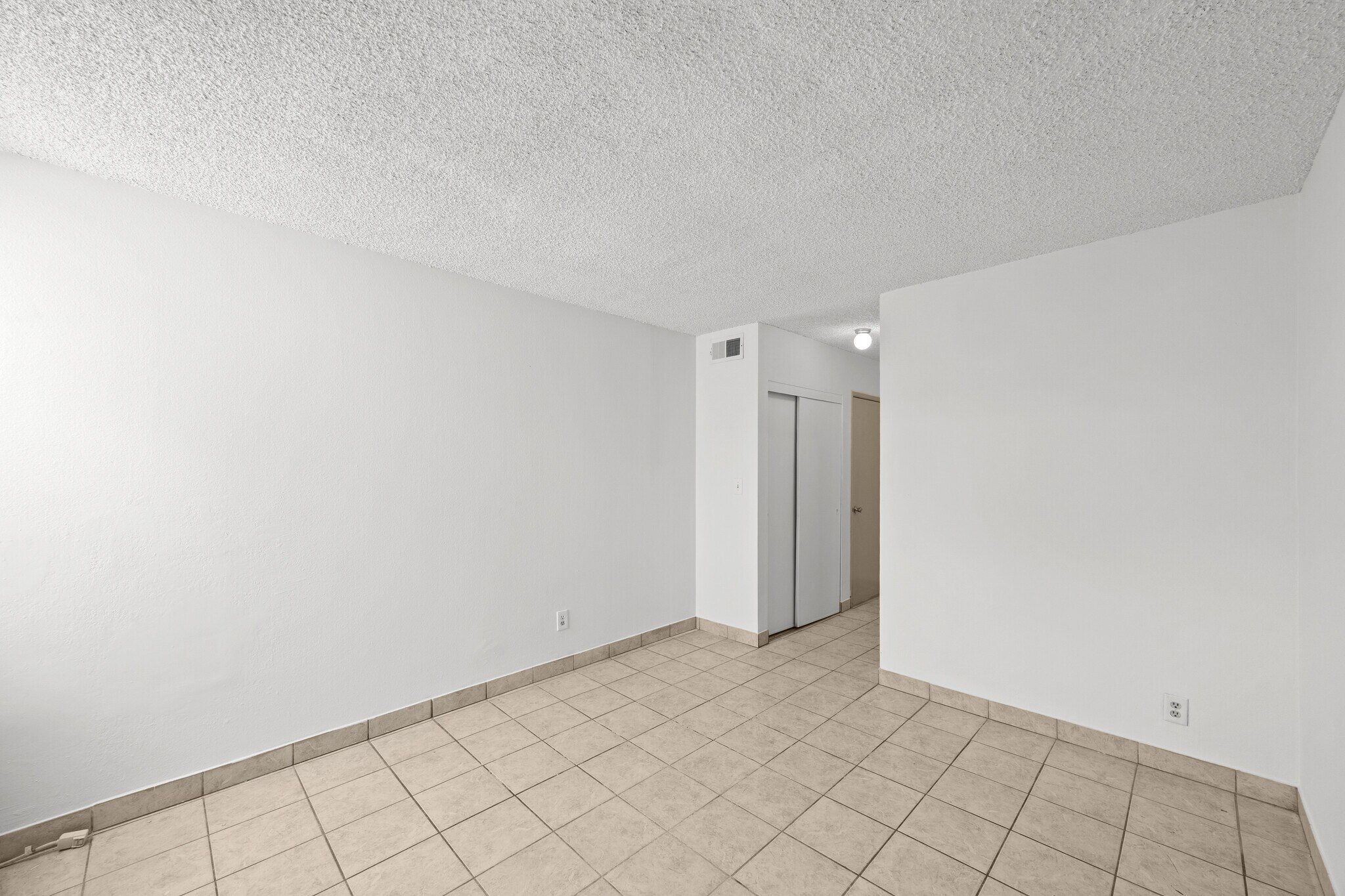 Building Photo - 18620 Hatteras St