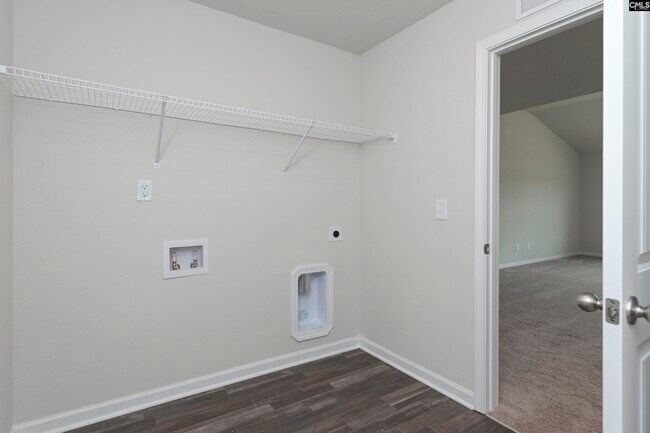 Building Photo - 807 Red Berry Ln