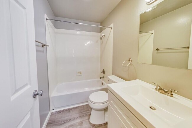 Building Photo - 1805 Sausal St