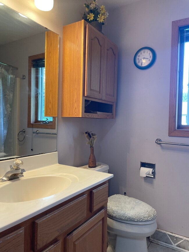 Building Photo - 6128 Jeffers Dr