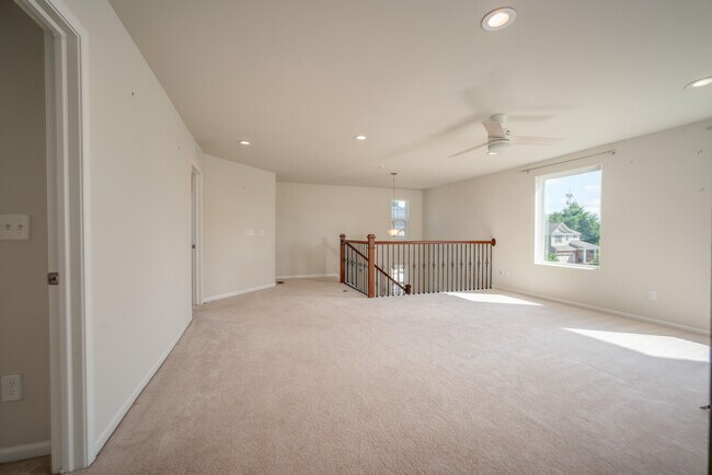 Building Photo - 2825 Dillon Dr