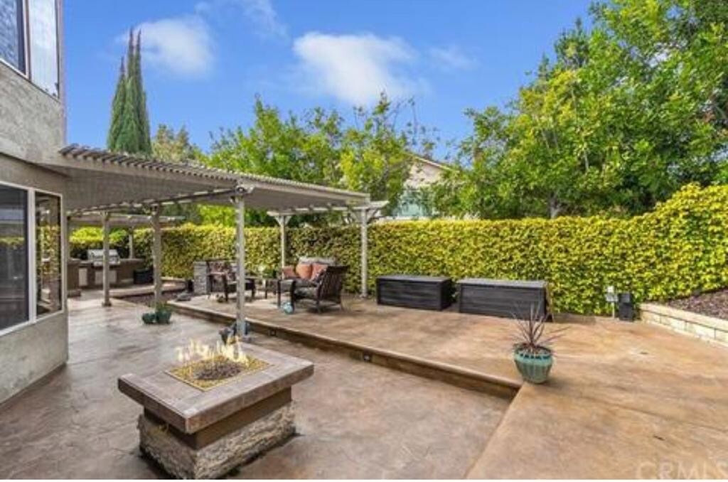 Building Photo - 24641 Ashland Dr