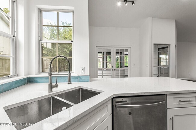 Building Photo - 8621 Goodbys Trace Dr