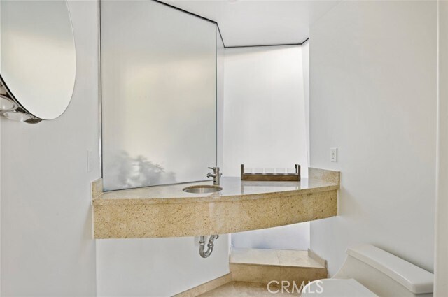 Building Photo - 648 Mystic View