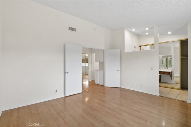 Building Photo - 1251 N Emogene St