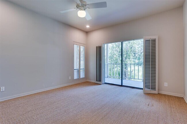 Building Photo - 3231 Tarryhollow Dr