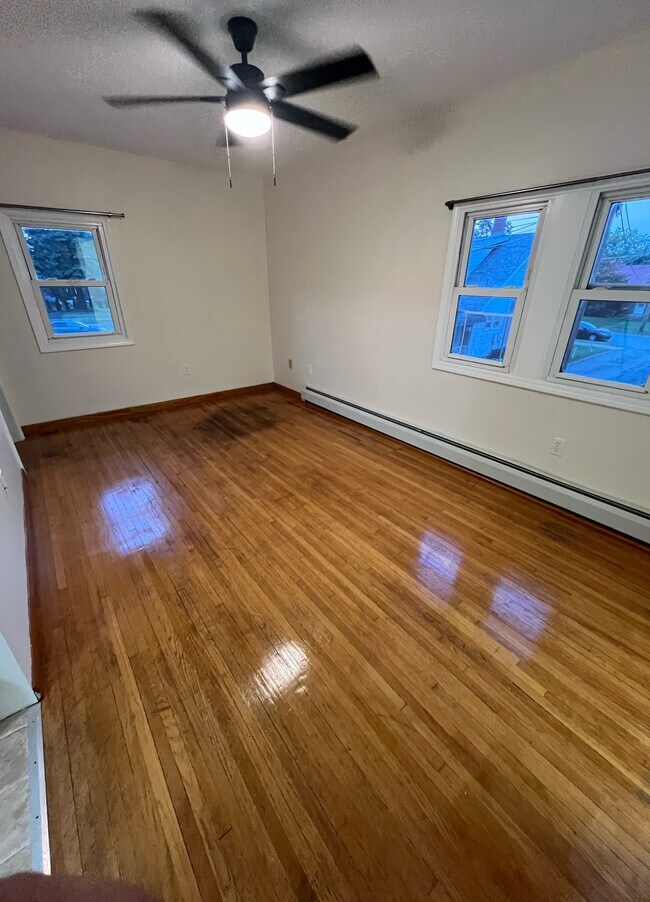 Primary Photo - 2635 Fairmount Pkwy