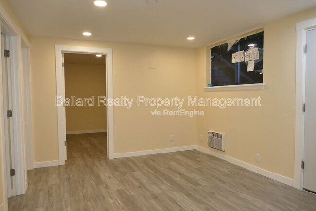 Building Photo - 469 N 36th St