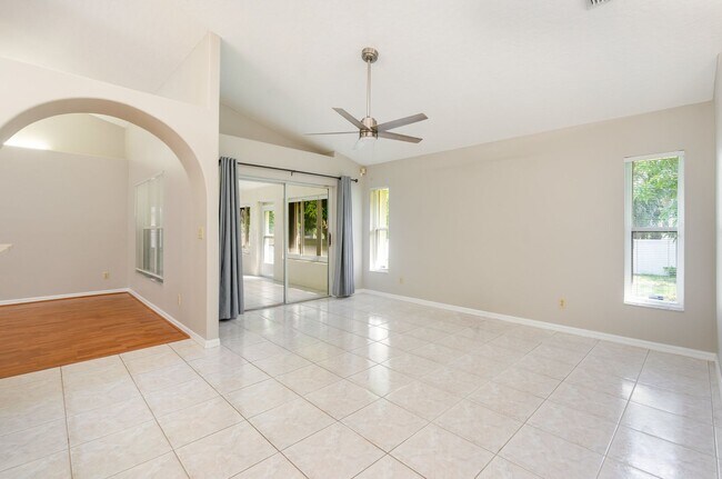 Building Photo - Great Location In NE Palm Bay!